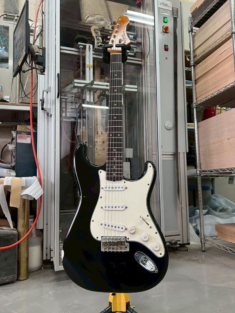 Stratocaster — Black